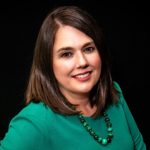 Paula Waggoner-Aguilar (Founder & Managing CFO of The Energy CFO)